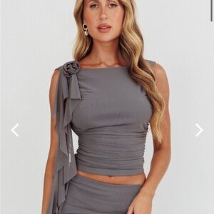 Elegant Gray Sleeveless Top